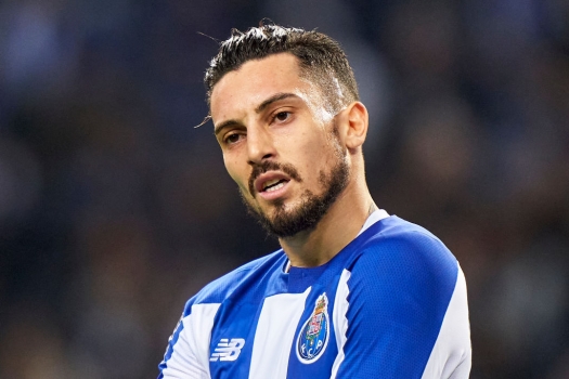 Manchester United akan menandatangani  Alex Telles Setelah menyetujui kesepakatan dengan Porto